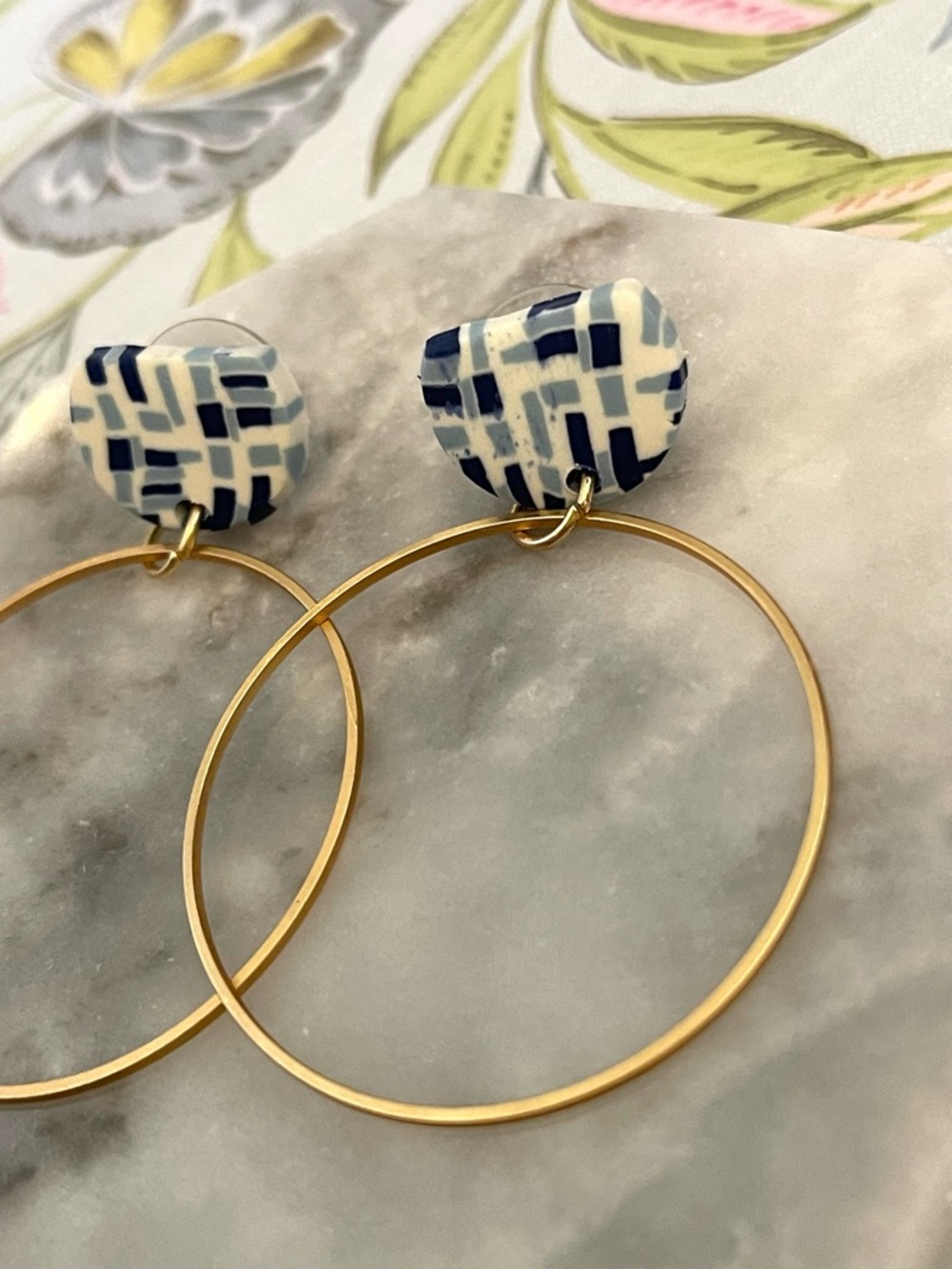 Stitch Fix Blue & White Gold Tone Hoop Pierced Earrings